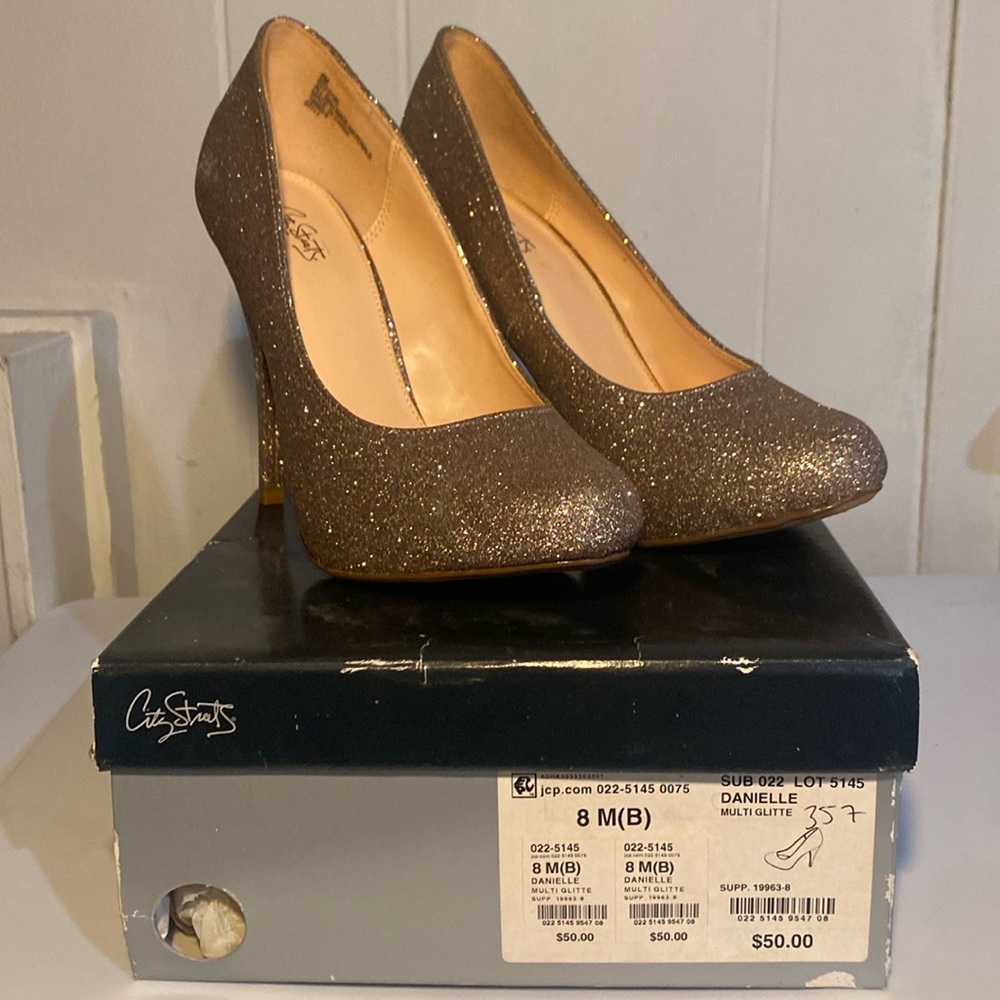 Multi glitter Pumps size 8 -New
